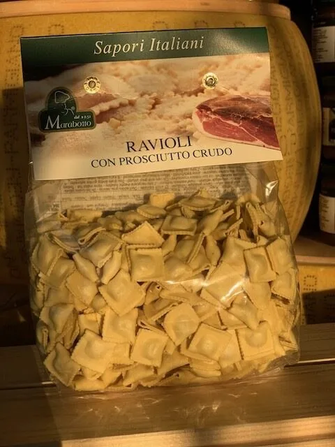 RAVIOLI con Prosciutto Crudo - z surową szynką